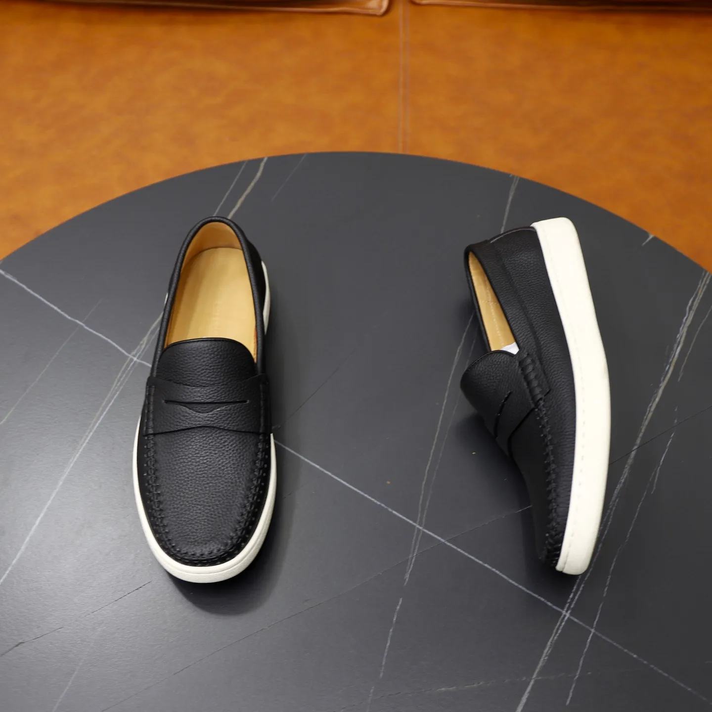 Men's men's shoes 💰480💰BOTTEG* VENET* - high-end boutique Size: 38-44 (45 customized) BV new product, calfskin surface, water-dyed cowhide lining, classic style harmoniously blends with contemporary fashion temperament, rubber soles are light and flexible, water-dyed cowhide lining!